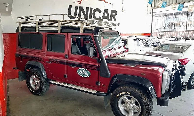 Land Rover Defender ...
