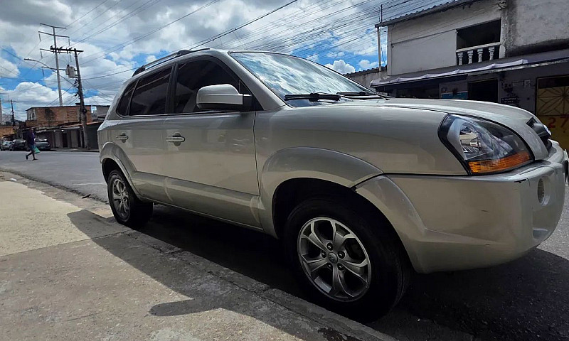 Hyundai Tucson 2.0 1...