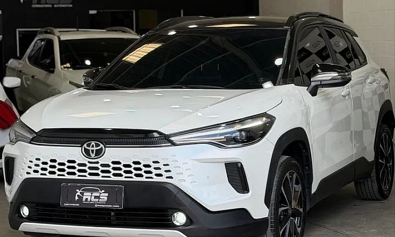 Toyota Corolla Cross...