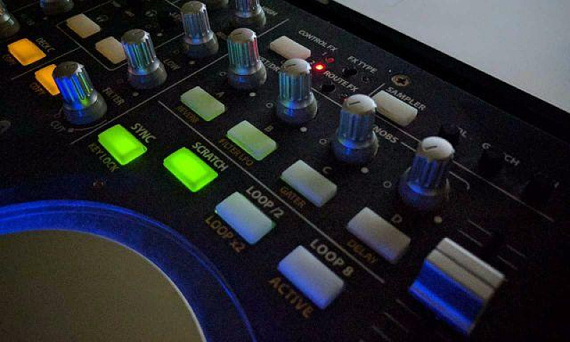 Controladora Midi Ve...
