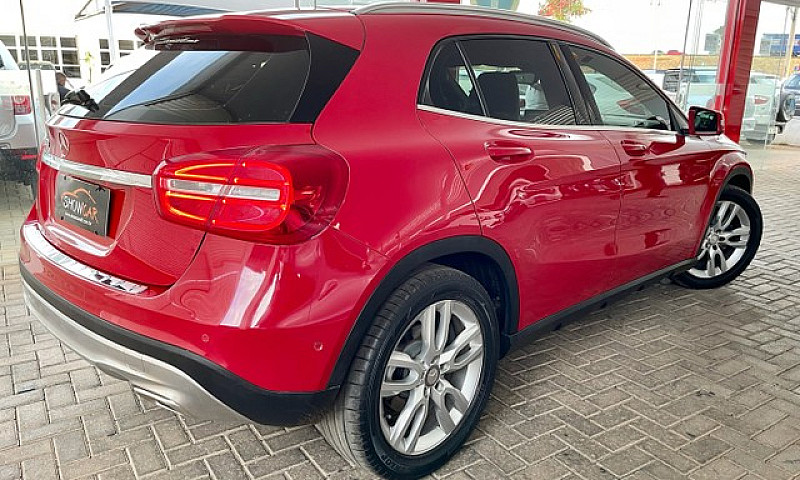Mercedes-Benz Gla200...