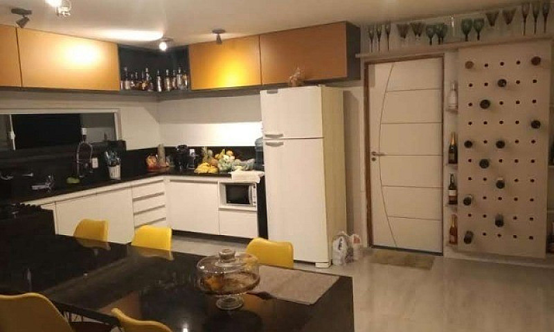 Maia Casa Em Manguin...