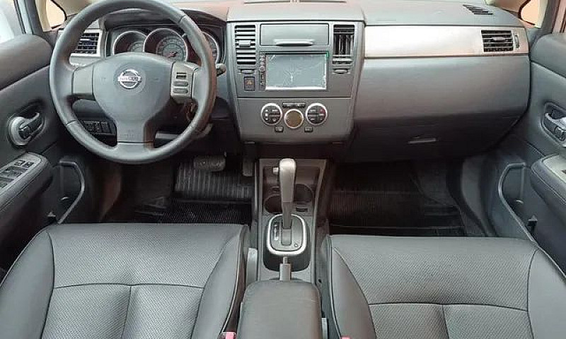 Nissan Tiida Hatch S...