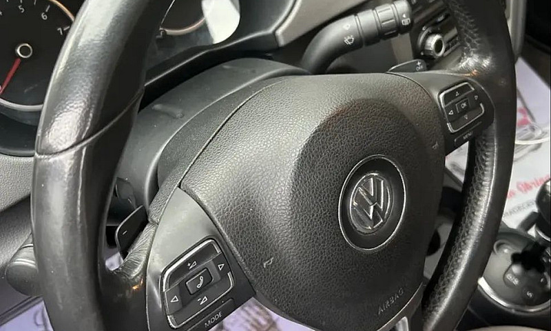 Volkswagen Voyage 1....
