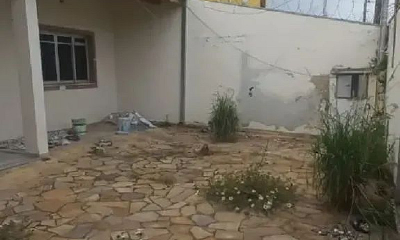 Casa Com 3 Dormitóri...