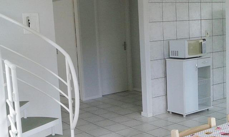 Excelente Quarto Mob...
