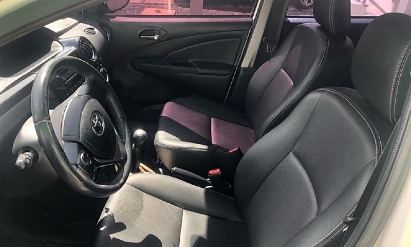 Toyota Etios Sedan X...