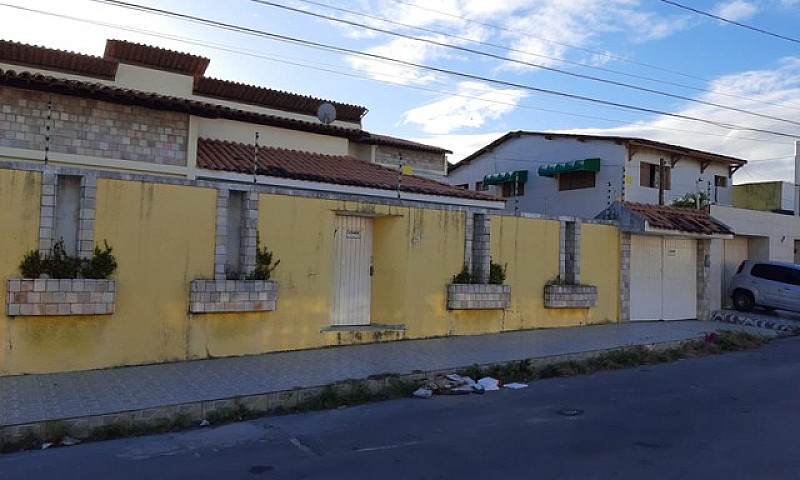 Casa Nova Recém Refo...