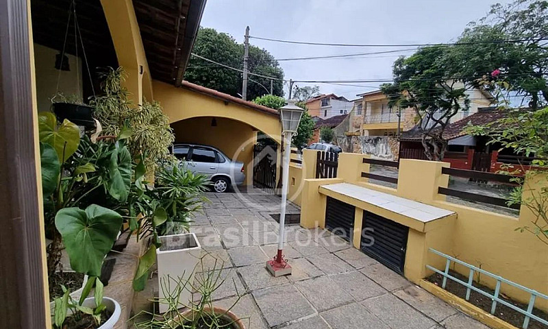 Casa De Condomínio À...