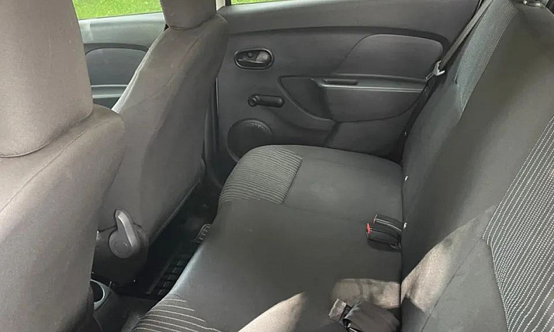 Renault Sandero Auth...