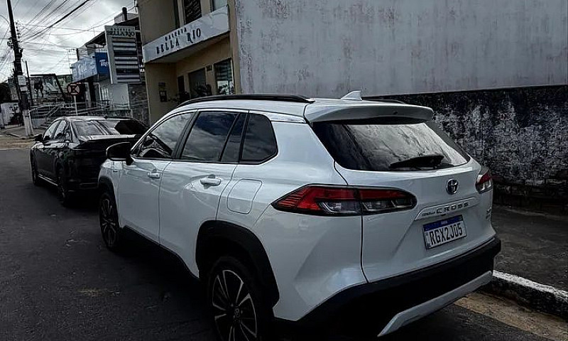 Toyota Corolla Cross...