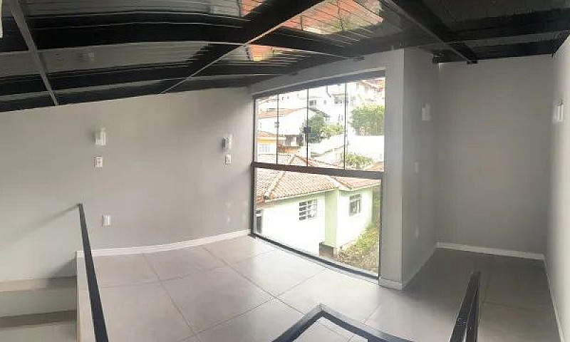 Studio Com Mezanino ...