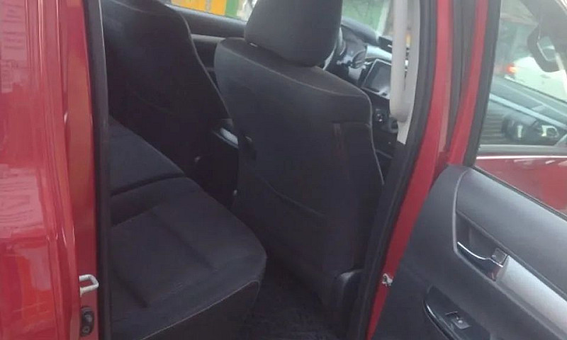 Toyota Hilux Cd Sr 4...