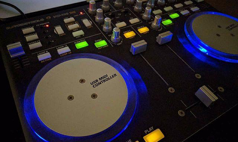 Controladora Midi Ve...