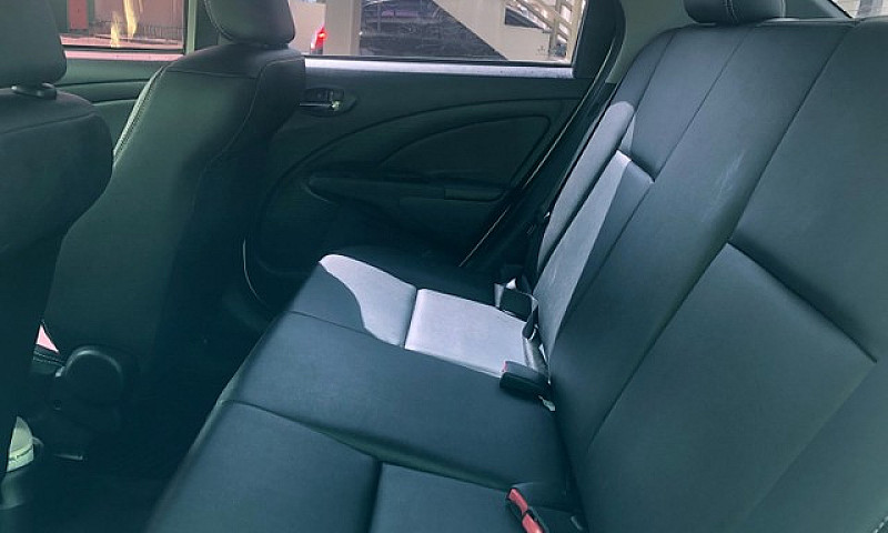 Toyota Etios Sedan X...