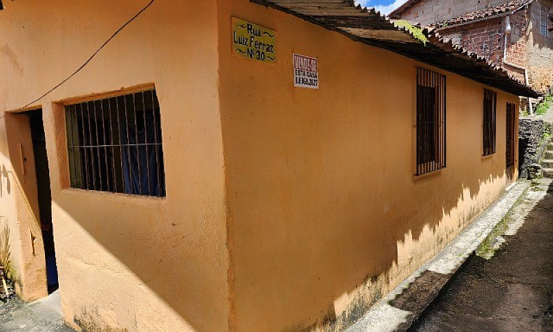 Vende-Se 2 Casas, Em...