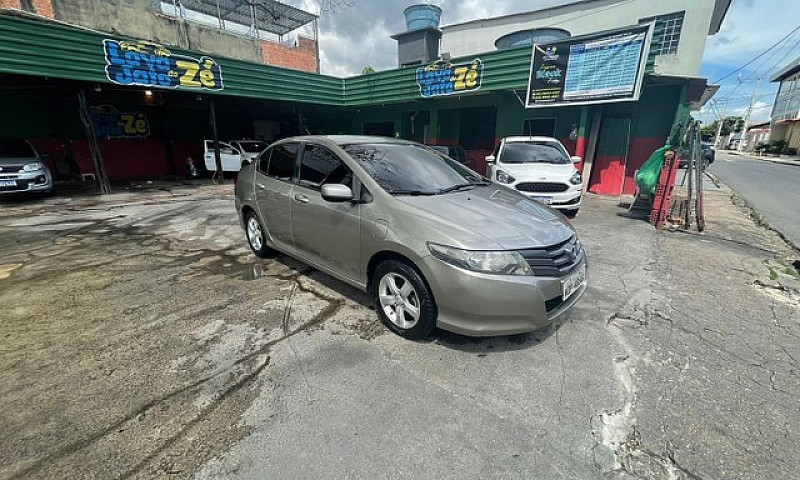 Vendo Honda City 201...