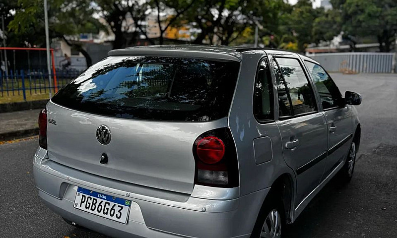 Gol G4 2013 4P 1.0 8...