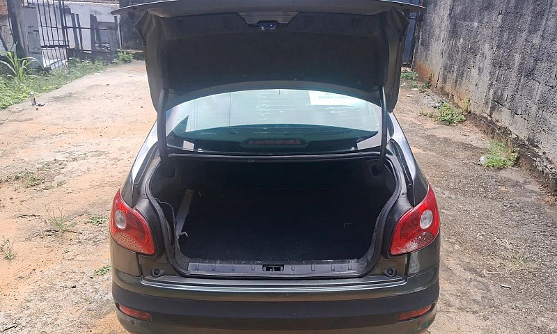 Peugeot 207 Sedan Pa...