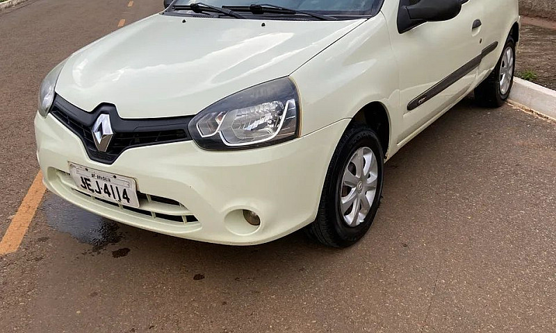 Renault Clio Authent...