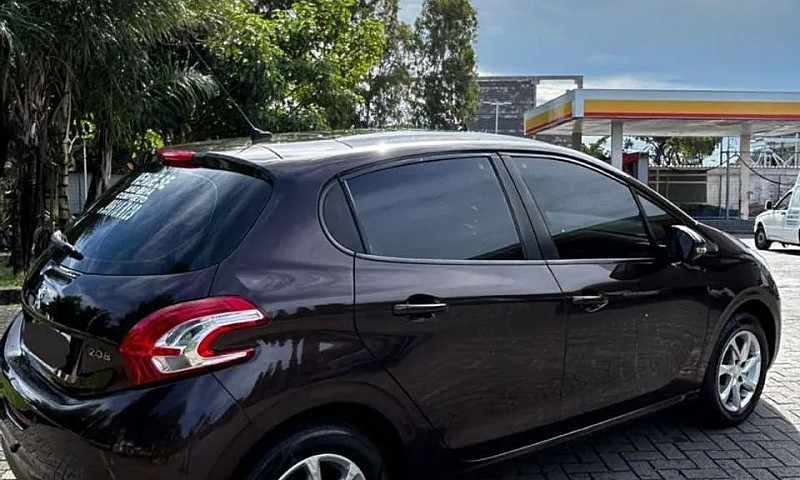 Peugeot 208 Allure 1...