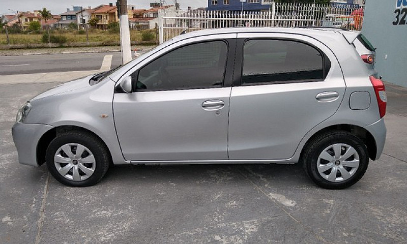 Etios Hatch 1.3 Xs...