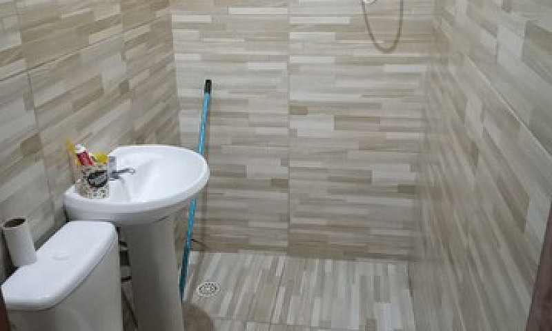 Vende-Se Casa ...
