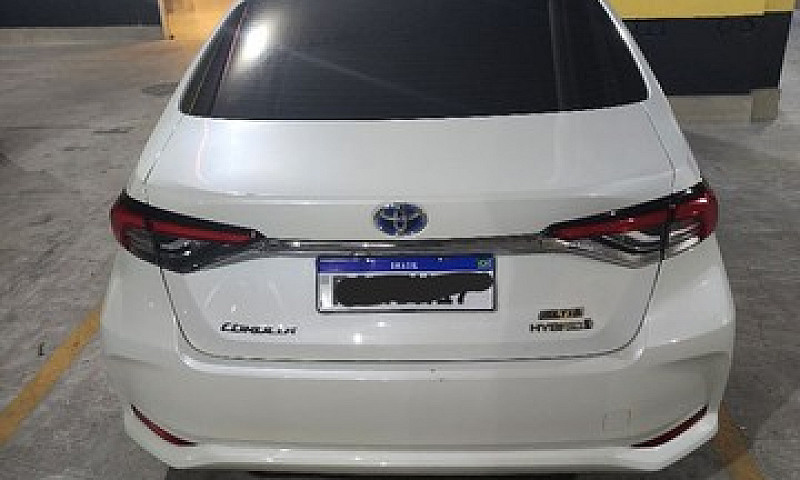 Corolla Altis Premiu...