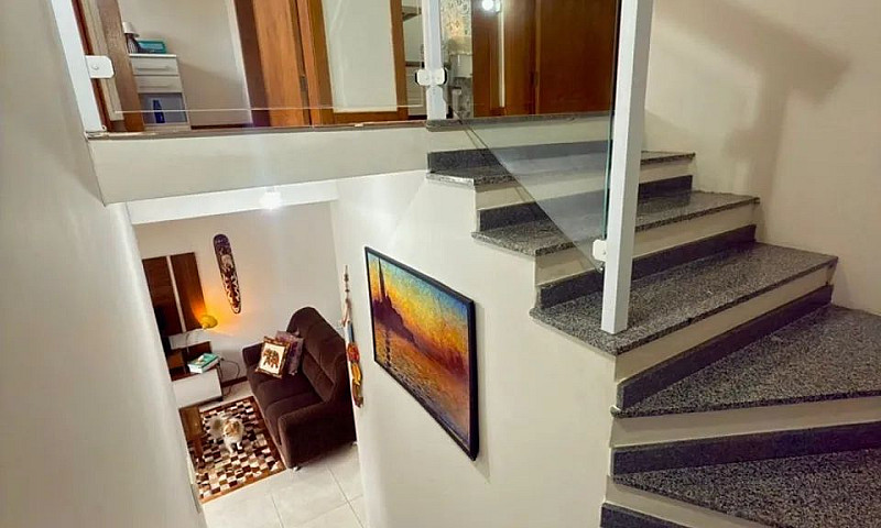 Duplex Três Dormitór...