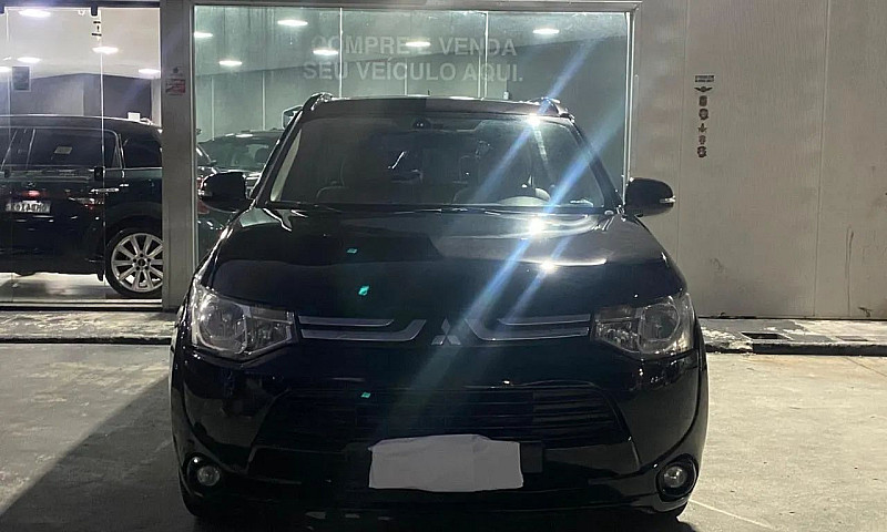 Mitsubishi Outlander...