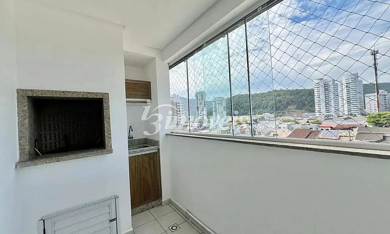Apartamento Semimobi...