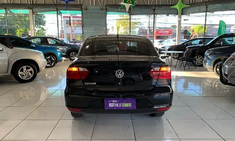 Volkswagen Voyage 1....