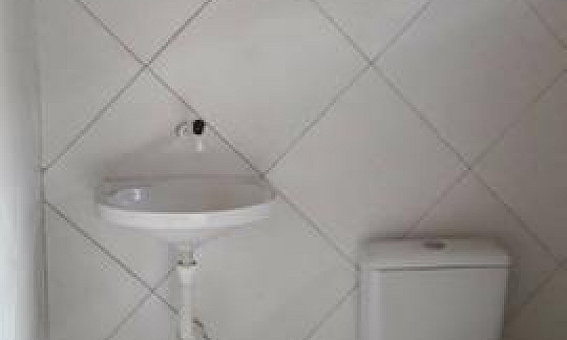 Vende-Se Casa Em Mor...