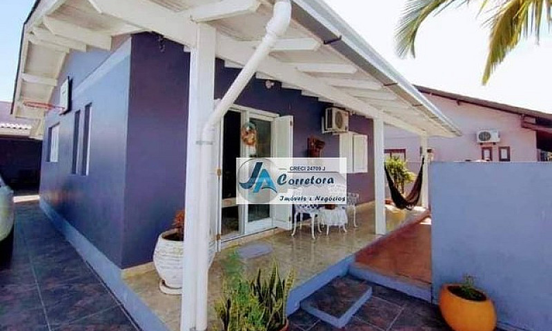Casa Com 3 Dormitóri...