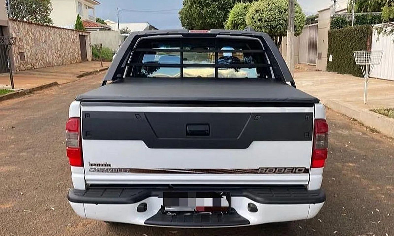 Chevrolet S10 Pick-U...