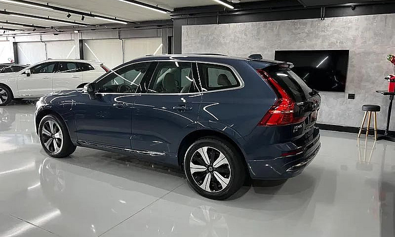 Volvo Xc-60 T-8 Plus...