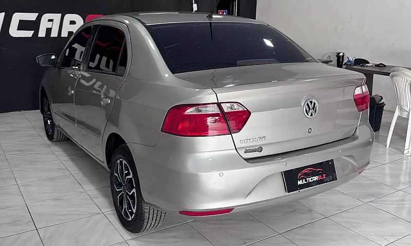Volkswagen Voyage 1....