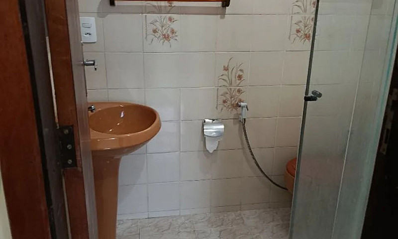 Alugo...
