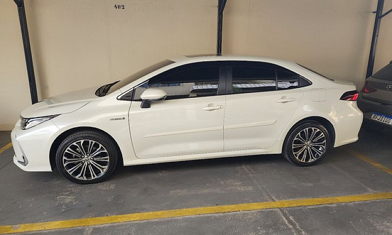 Corolla Altis Premiu...