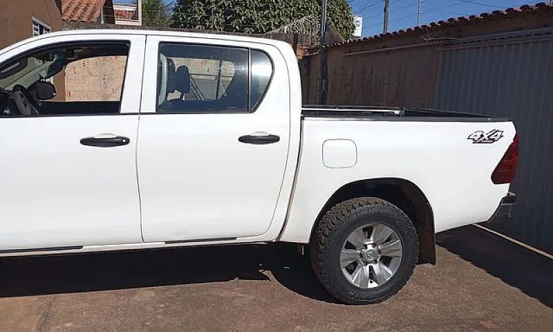 Hilux Cd 2020 4X4 R$...