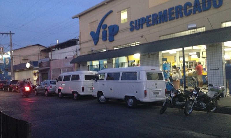 Casa Comercial Dando...