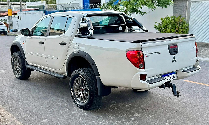Mitsubishi L200 Trit...