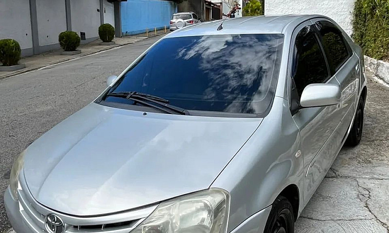 Toyota Etios Xs Seda...
