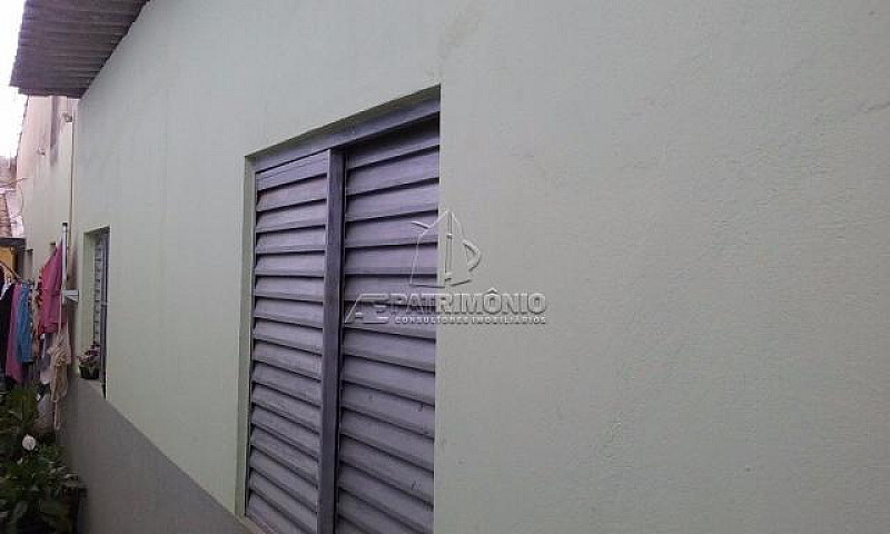 Casa À Venda Com 2 D...