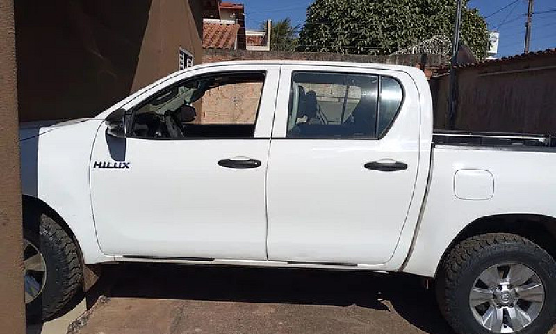 Hilux Cd 2020 4X4 R$...