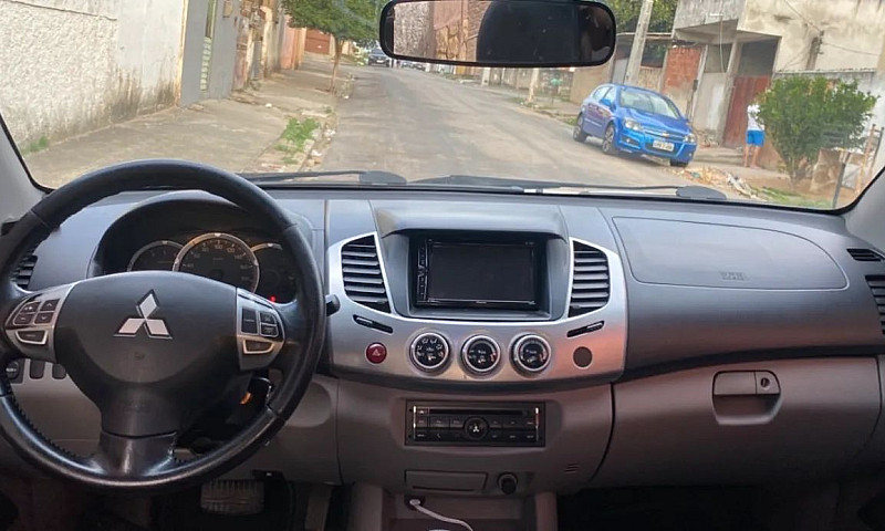 Mitsubishi L200 Trit...