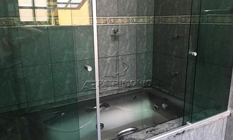 Casa De Condomínio P...