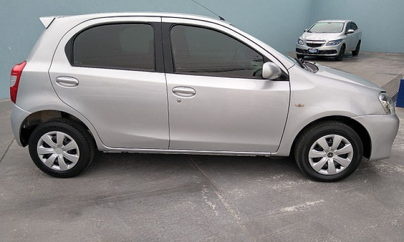 Etios Hatch 1.3 Xs...