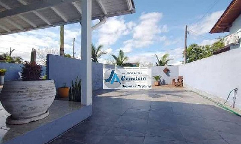 Casa Com 3 Dormitóri...