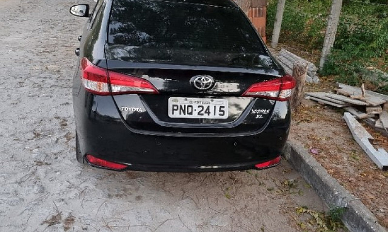 Vendo Toyota Yaris X...